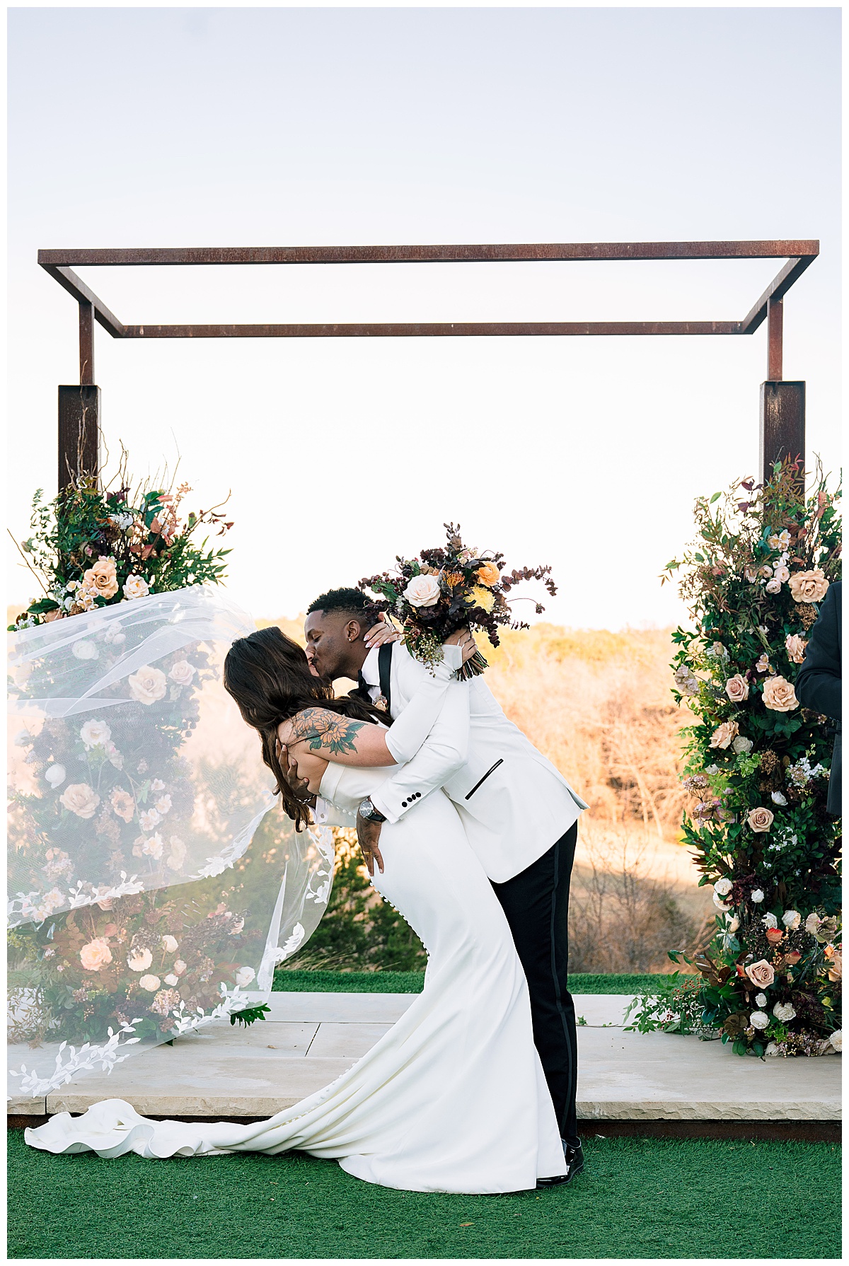 Winter wedding photographed by a Weatherford, Texas wedding photographer at Lazy S Hacienda.